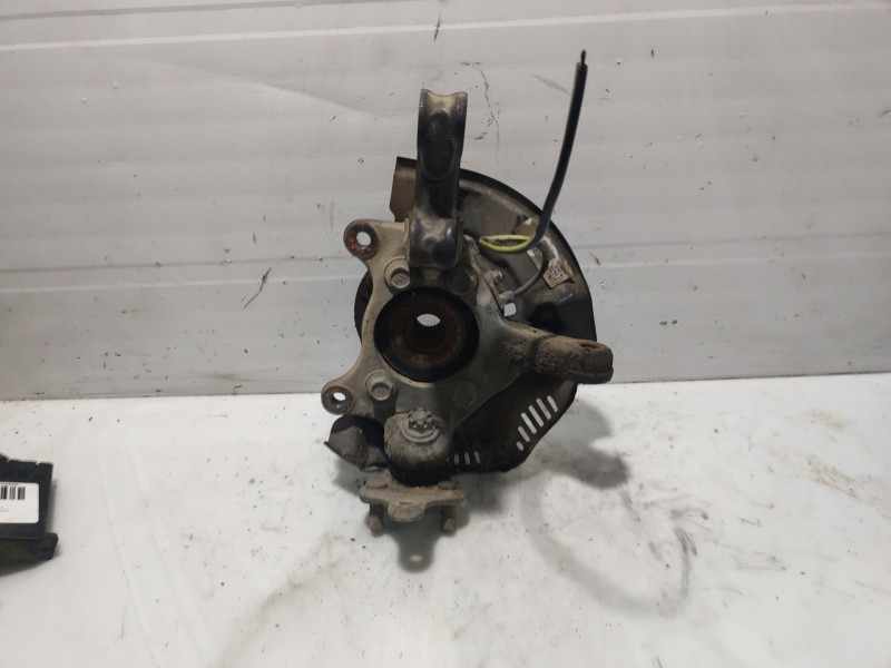 Recambio de mangueta delantera derecha para toyota auris (_e15_) 1.4 d-4d (nde150_) referencia OEM IAM 4321102171  