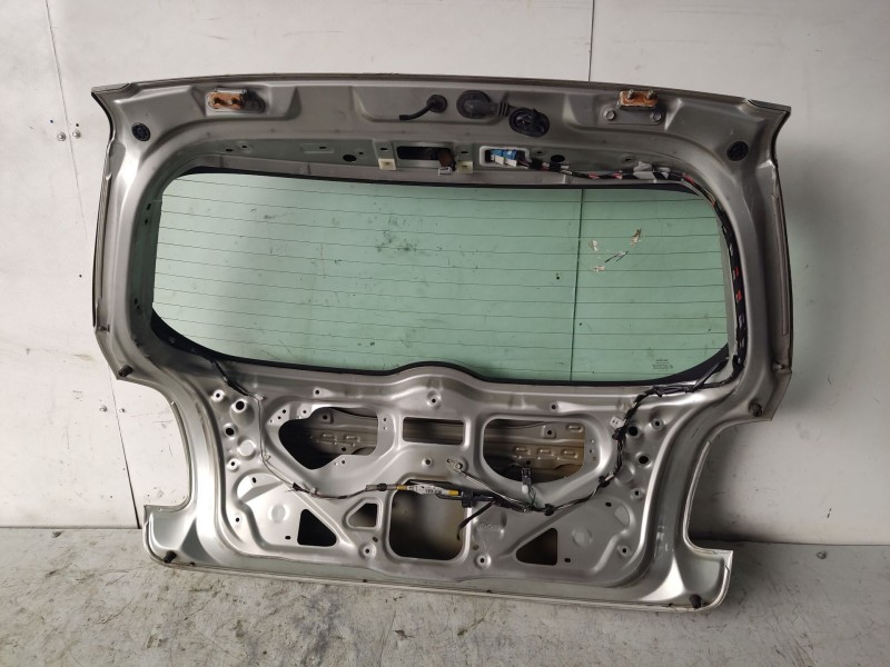 Recambio de porton trasero para toyota auris (_e15_) 1.4 d-4d (nde150_) referencia OEM IAM 6700502110  