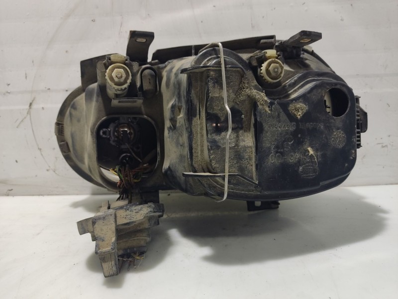 Recambio de faro derecho para volkswagen golf iv berlina (1j1) referencia OEM IAM 1J1941018F  