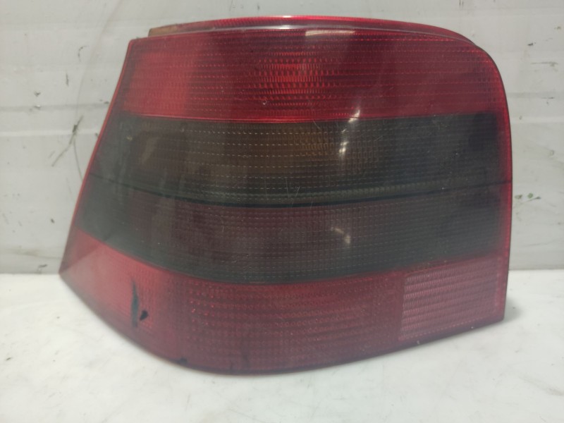 Recambio de piloto trasero izquierdo para volkswagen golf iv berlina (1j1) referencia OEM IAM 0  