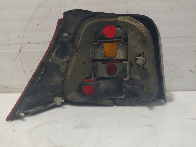 Recambio de piloto trasero derecho para volkswagen golf iv berlina (1j1) referencia OEM IAM 0  