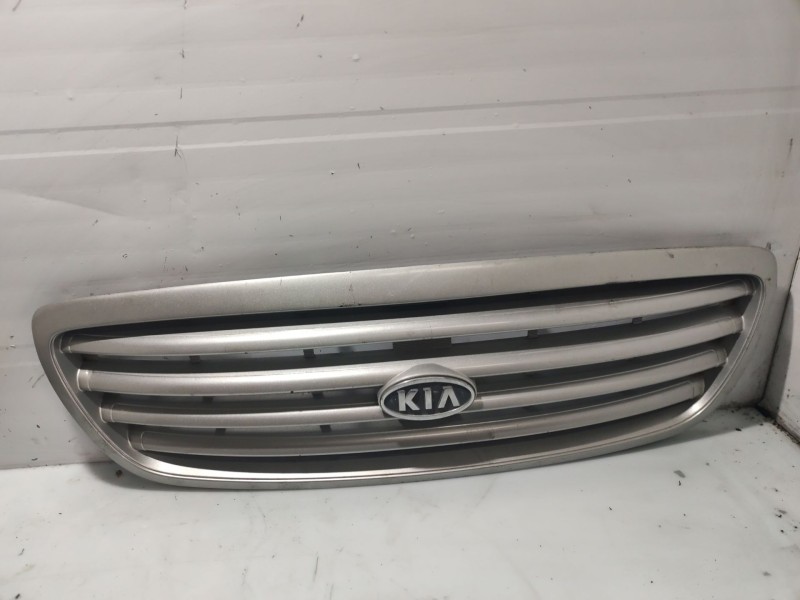 Recambio de rejilla paragolpes delantero para kia carnival ii referencia OEM IAM 0K55A50710CXX  