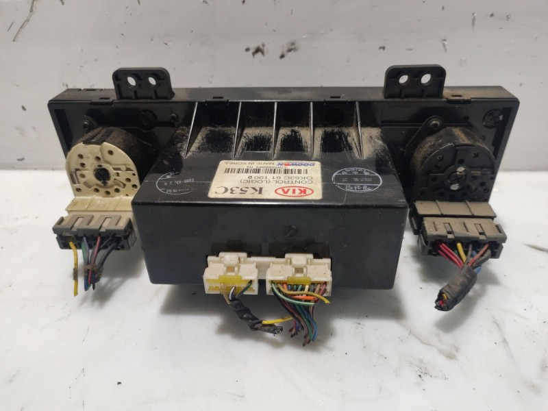 Recambio de mando calefaccion / aire acondicionado para kia carnival ii referencia OEM IAM OK53C61190D  