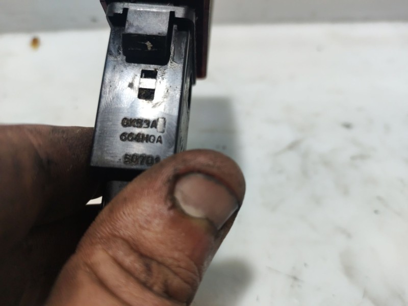 Recambio de warning para kia carnival ii referencia OEM IAM   