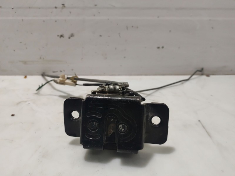 Recambio de cerradura maletero / porton para kia carnival ii referencia OEM IAM 0K55262310A  