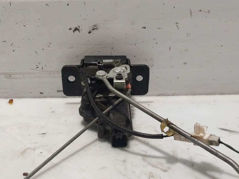 Recambio de cerradura maletero / porton para kia carnival ii referencia OEM IAM 0K55262310A  