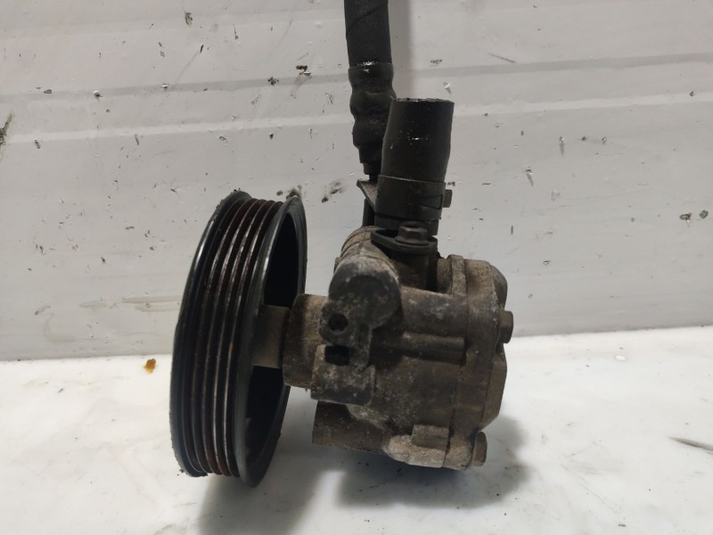 Recambio de bomba direccion para kia carnival ii referencia OEM IAM 0K55232600D  