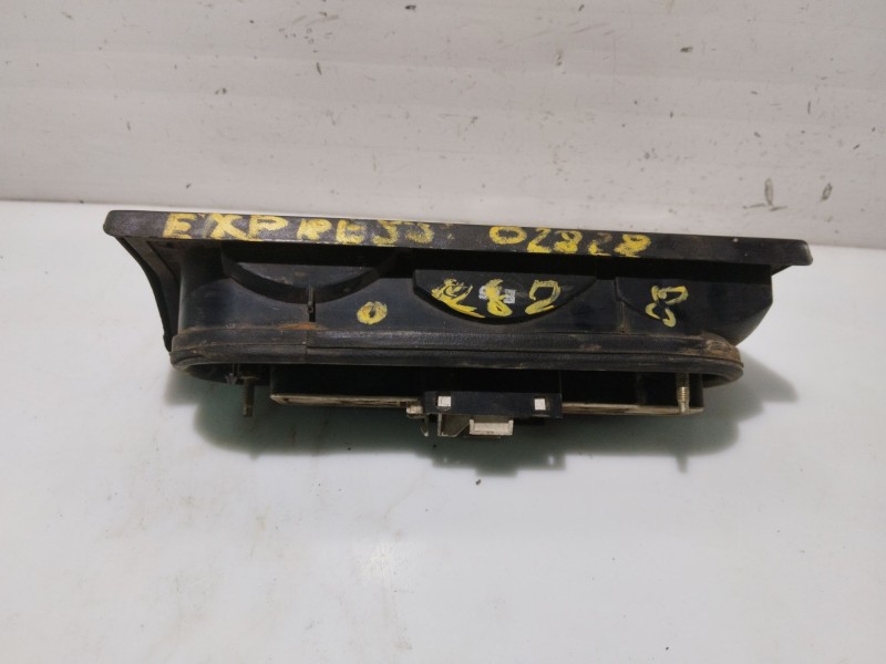 Recambio de piloto trasero izquierdo para renault express referencia OEM IAM 7701031915 77010319157 