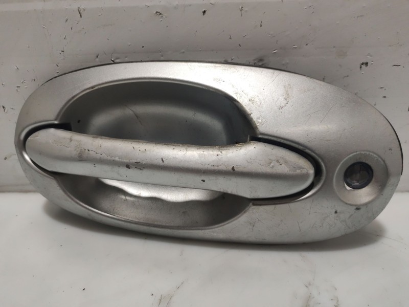 Recambio de maneta exterior delantera derecha para kia carnival ii referencia OEM IAM 0K55258410B  