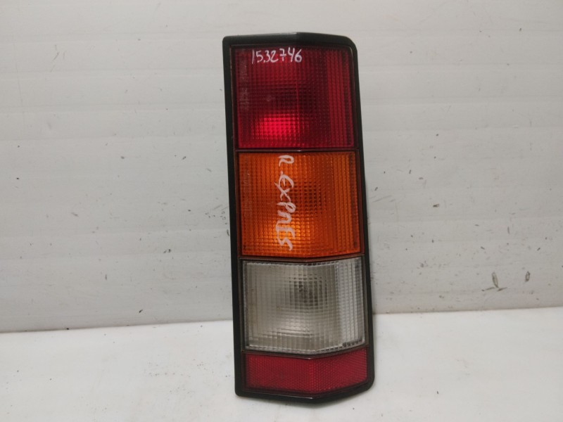 Recambio de piloto trasero derecho para renault express referencia OEM IAM 7701031916 7701031918 