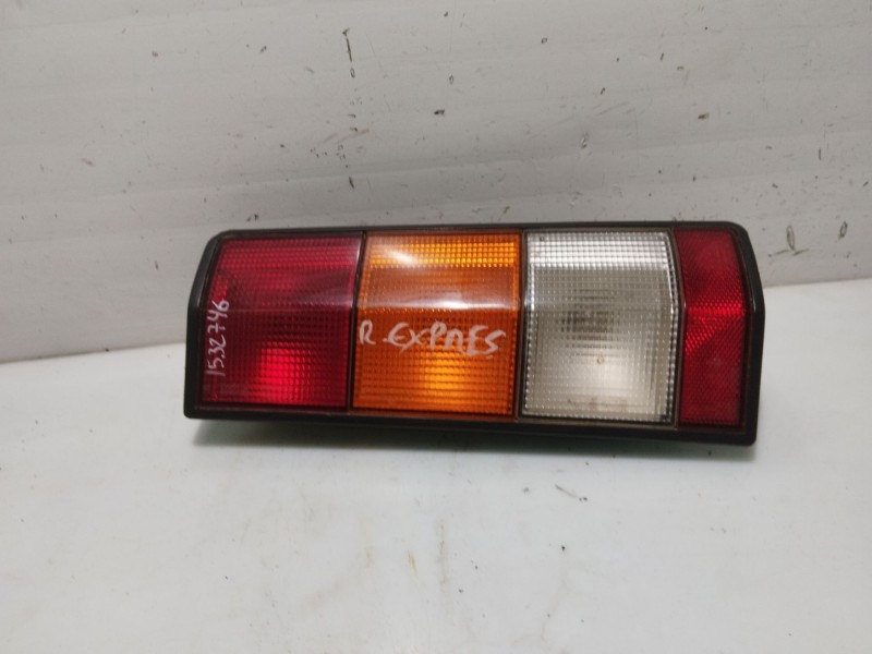 Recambio de piloto trasero derecho para renault express referencia OEM IAM 7701031916 7701031918 