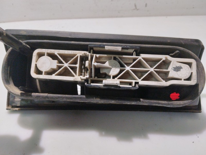 Recambio de piloto trasero derecho para renault express referencia OEM IAM 7701031916 7701031918 