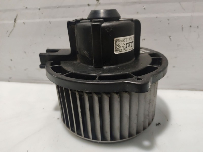 Recambio de motor calefaccion para kia carnival ii referencia OEM IAM 0K55261C07  