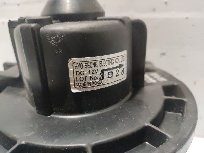 Recambio de motor calefaccion para kia carnival ii referencia OEM IAM 0K55261C07  