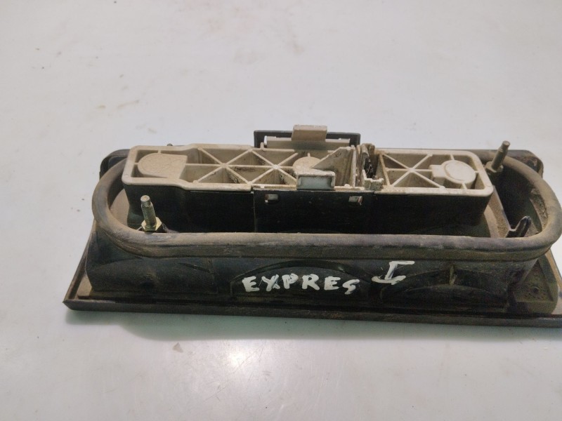 Recambio de piloto trasero izquierdo para renault express referencia OEM IAM 7701031915 7701031917 