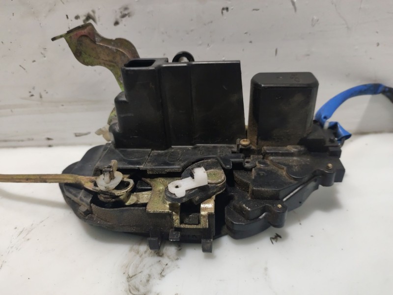 Recambio de cerradura puerta delantera derecha para kia carnival ii referencia OEM IAM 0K55258310C  