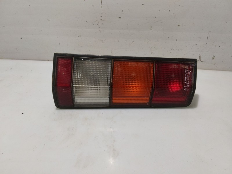 Recambio de piloto trasero derecho para renault express referencia OEM IAM 7701031916 7701031918 