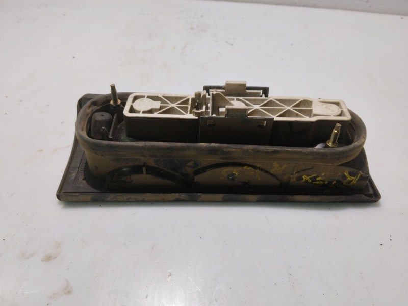 Recambio de piloto trasero derecho para renault express referencia OEM IAM 7701031916 7701031918 