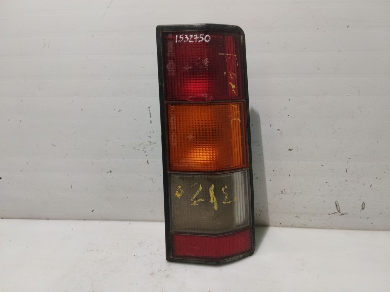 Recambio de piloto trasero derecho para renault express referencia OEM IAM 7701031916 7701031918 