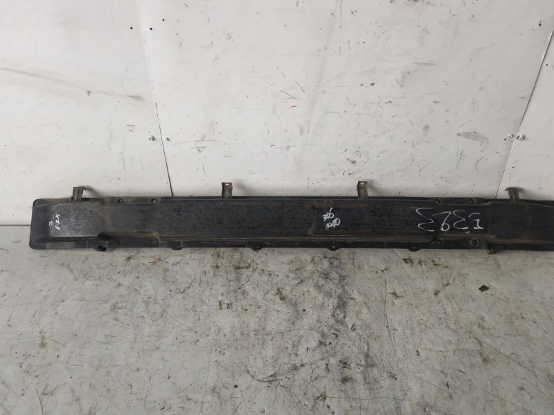 Recambio de refuerzo paragolpes delantero para kia carnival ii referencia OEM IAM 0K53A50111  