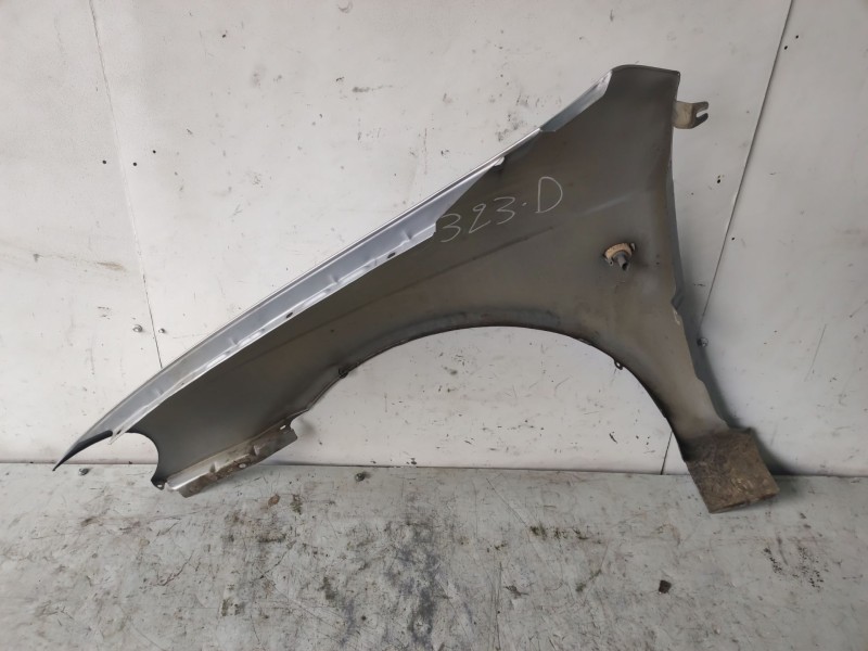 Recambio de aleta delantera derecha para kia carnival ii referencia OEM IAM 0K52Y52111  