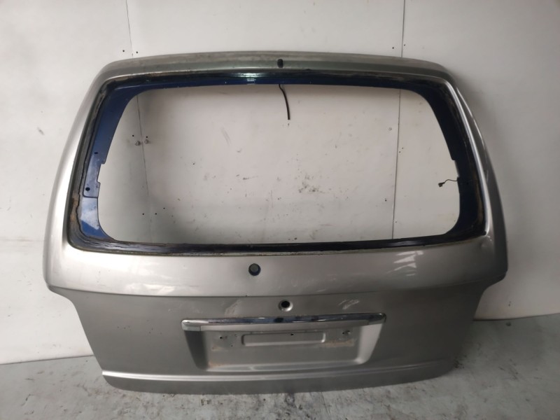 Recambio de porton trasero para kia carnival ii referencia OEM IAM 0K55A62020  