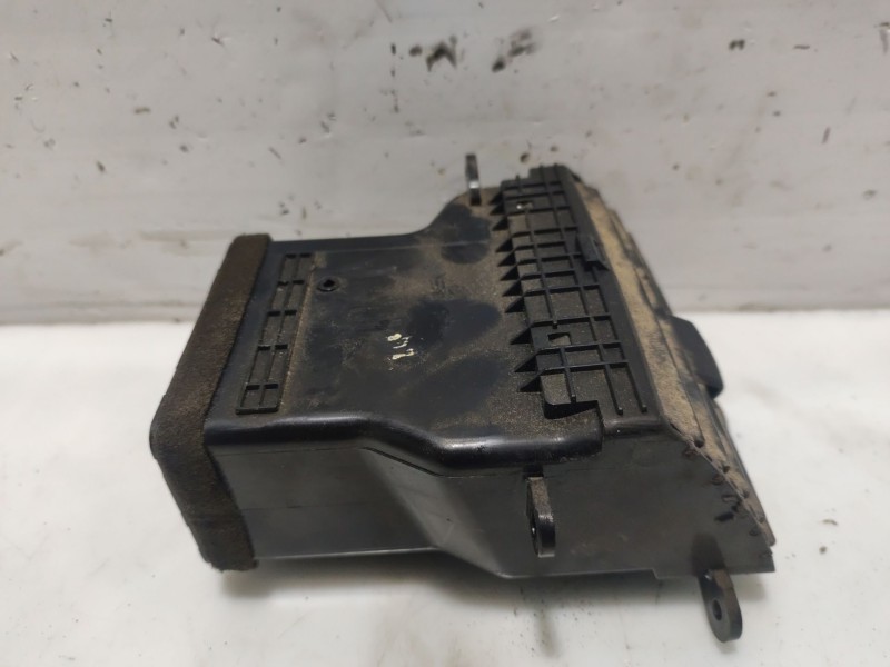 Recambio de rejilla aireadora para kia carnival ii referencia OEM IAM OK53A6481X  