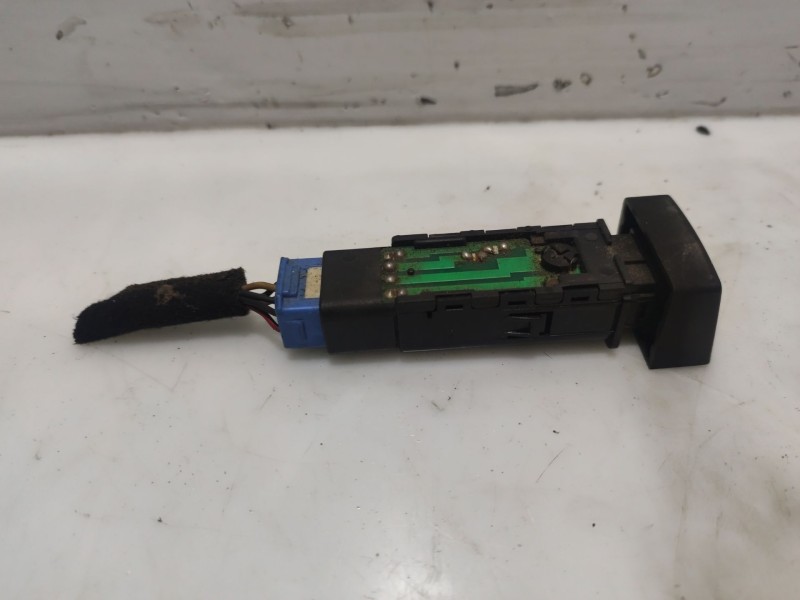 Recambio de interruptor para kia carnival ii referencia OEM IAM 302284  
