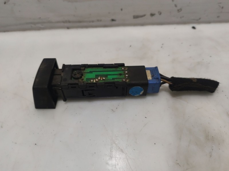 Recambio de interruptor para kia carnival ii referencia OEM IAM 302284  