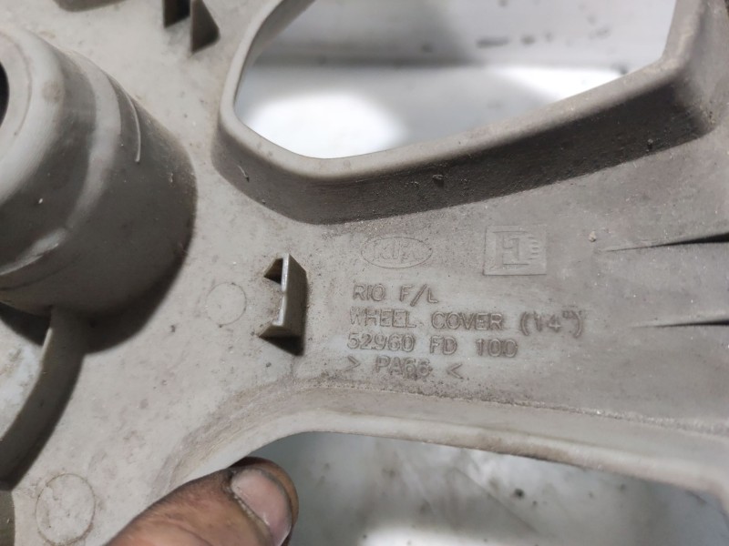 Recambio de tapacubos para kia rio i hatchback (dc) 1.3 referencia OEM IAM 52960FD100  