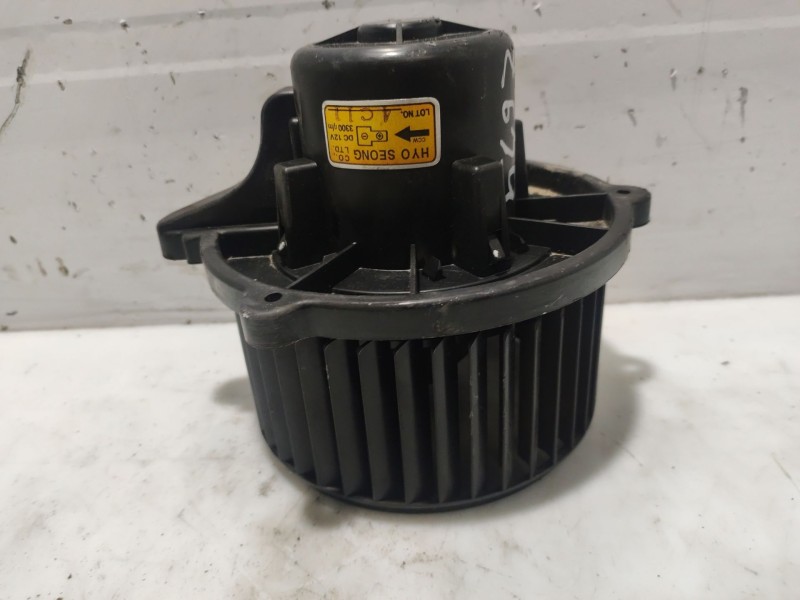 Recambio de motor calefaccion para kia rio i hatchback (dc) 1.3 referencia OEM IAM 97109FD200  