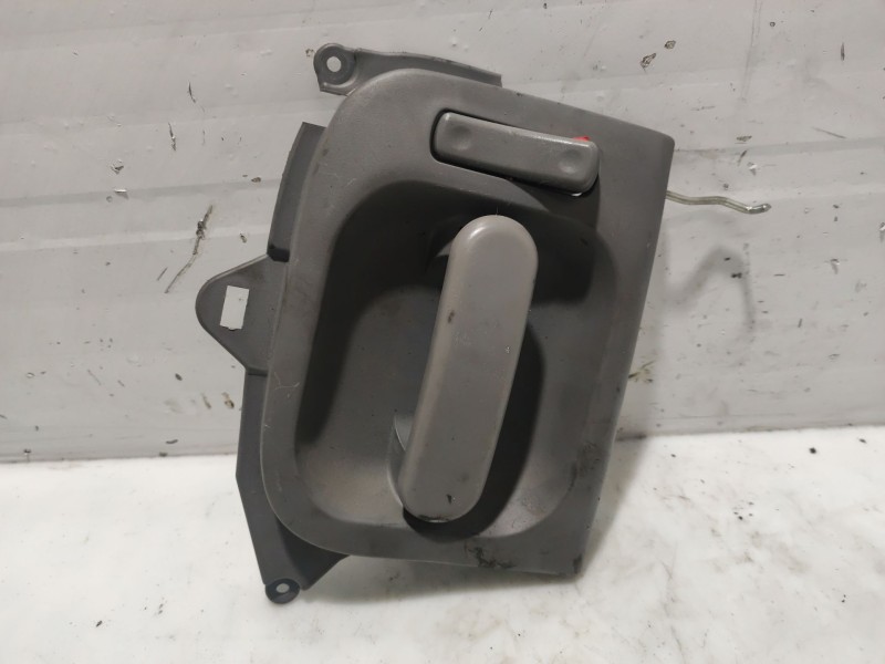 Recambio de maneta interior trasera izquierda para kia carnival ii referencia OEM IAM K53A73330  