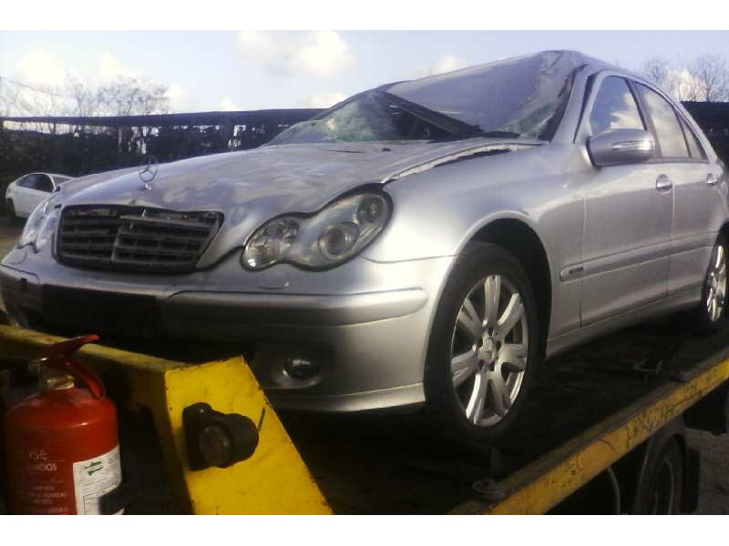 mercedes clase c (w203) berlina 200 cdi sport edition (la) (203.007)   |   02.05 - 12.06 | 2005 - 2006 | 122 cv / 90 kw del año 