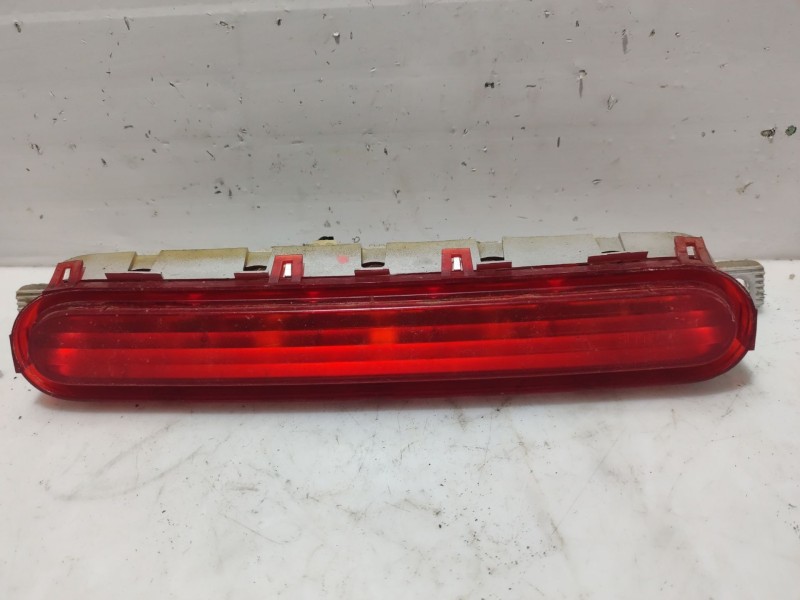 Recambio de luz central de freno para toyota corolla verso (zer_, zze12_, r1_) 2.0 d-4d (cur10_) referencia OEM IAM 815700F011  