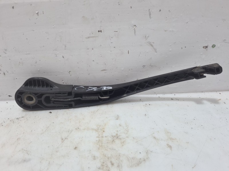 Recambio de brazo limpia trasero para peugeot 206 sw xs referencia OEM IAM 6429V8  