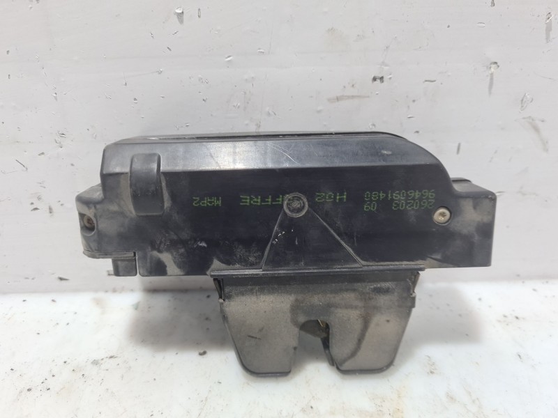 Recambio de cerradura maletero / porton para peugeot 206 sw xs referencia OEM IAM 871892  