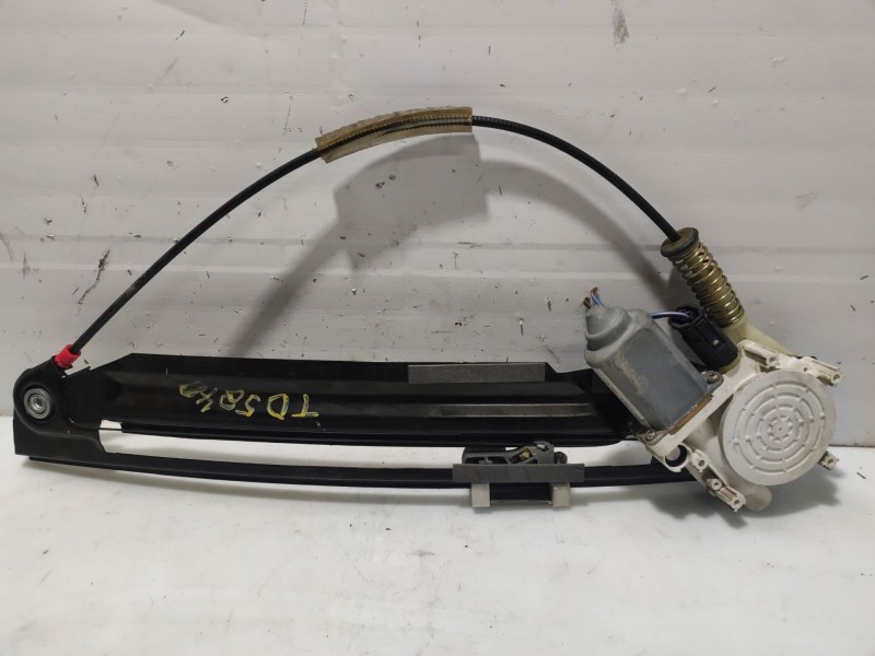 Recambio de elevalunas trasero derecho para bmw 5 (e39) 520 i referencia OEM IAM 51358252430  
