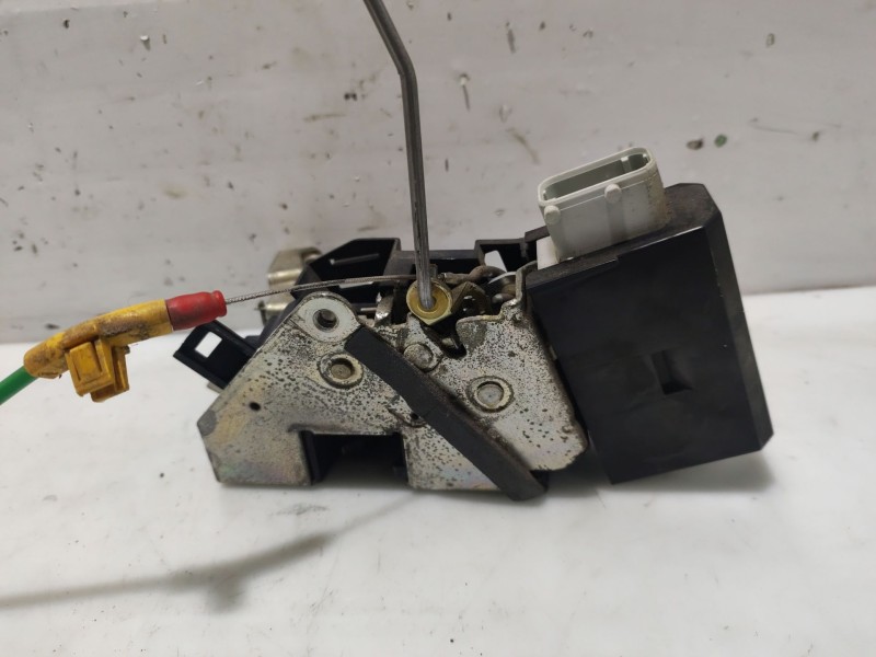 Recambio de cerradura puerta trasera derecha para bmw 5 (e39) 520 i referencia OEM IAM 51228125672  