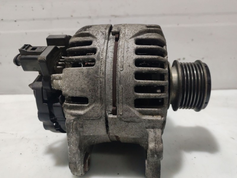 Recambio de alternador para seat ibiza iii (6l1) 1.4 tdi referencia OEM IAM 045903023 038903018RX 