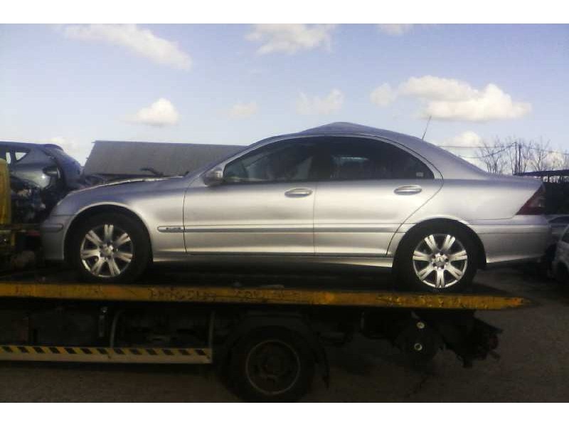 mercedes clase c (w203) berlina 200 cdi sport edition (la) (203.007)   |   02.05 - 12.06 | 2005 - 2006 | 122 cv / 90 kw del año 