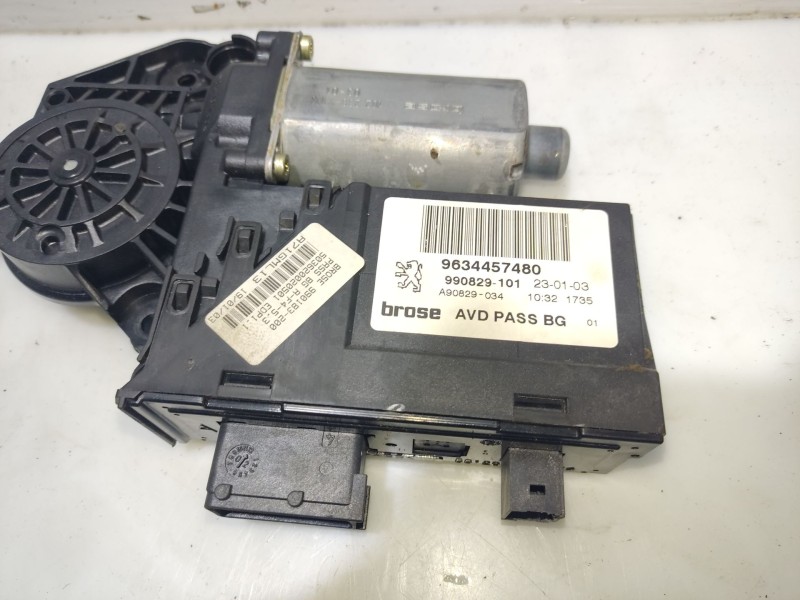 Recambio de motor elevalunas delantero derecho para peugeot 307 break (3e) 2.0 hdi 90 referencia OEM IAM 9634457480 990829101 01