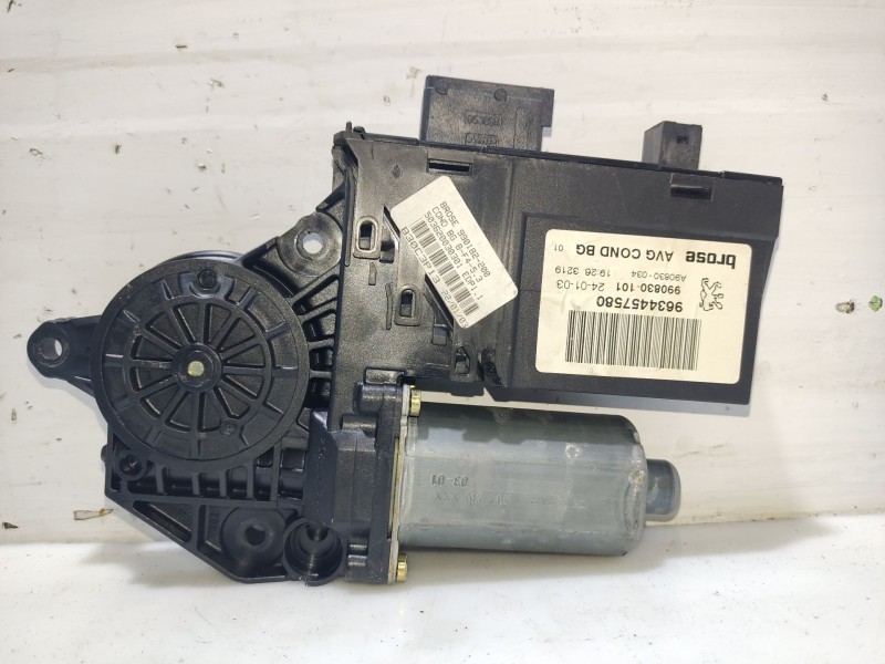 Recambio de motor elevalunas delantero izquierdo para peugeot 307 break (3e) 2.0 hdi 90 referencia OEM IAM 9634457580 990830101 