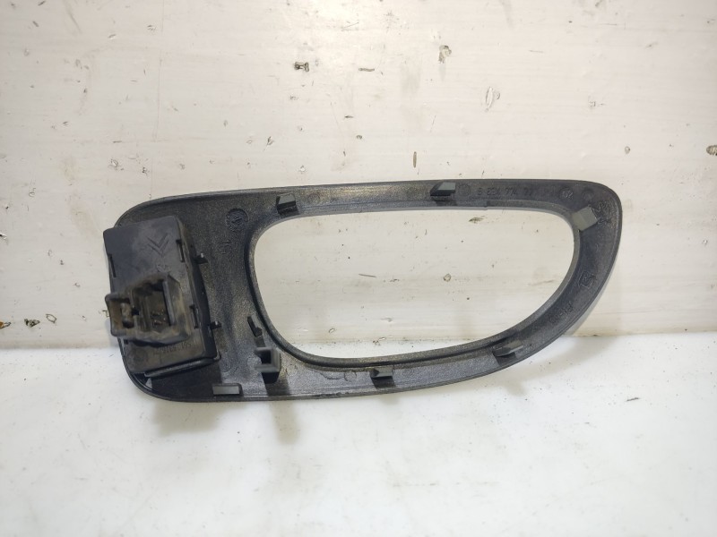 Recambio de mando elevalunas trasero derecho para peugeot 307 break (3e) 2.0 hdi 90 referencia OEM IAM 96360166XT 9634774777 011