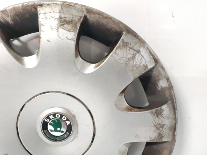 Recambio de tapacubos para skoda octavia berlina (1z3) referencia OEM IAM   