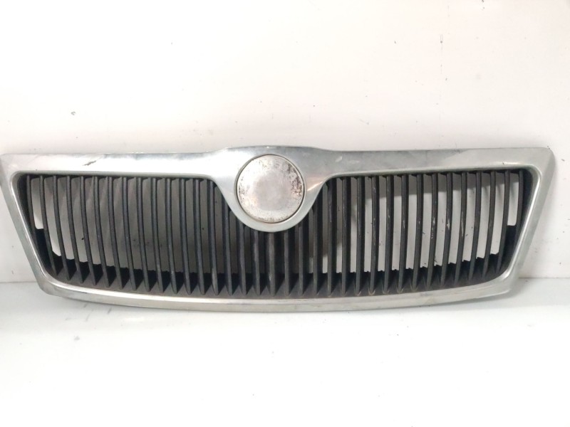 Recambio de calandra delantera de radiador para skoda octavia berlina (1z3) referencia OEM IAM 1Z0853668B41  