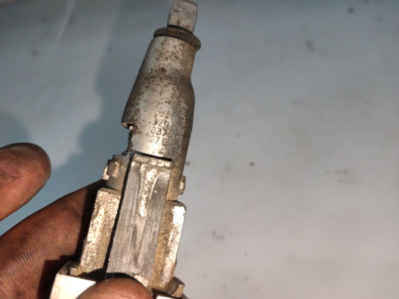 Recambio de bombin puerta delantera izquierda para skoda octavia berlina (1z3) referencia OEM IAM 1Z0837167D  