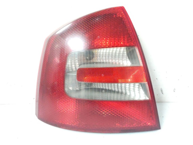 Recambio de piloto trasero izquierdo para skoda octavia berlina (1z3) referencia OEM IAM 1Z5945111A  