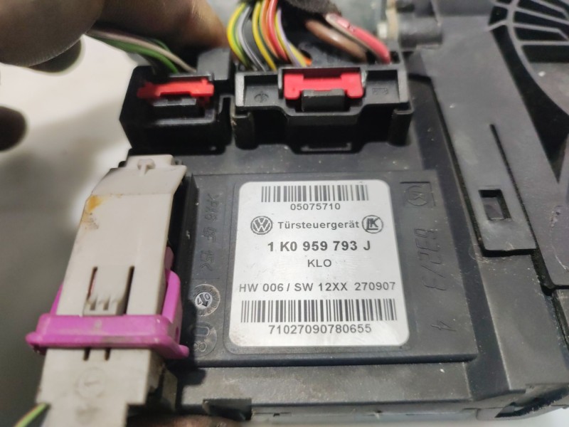 Recambio de motor elevalunas delantero izquierdo para skoda octavia berlina (1z3) referencia OEM IAM 1K0959793J 1T0959701D 