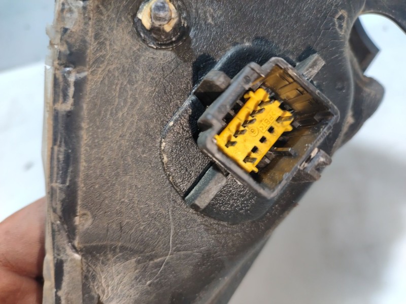 Recambio de retrovisor derecho para renault megane scenic rxe 1.6 16v referencia OEM IAM 7701068385  