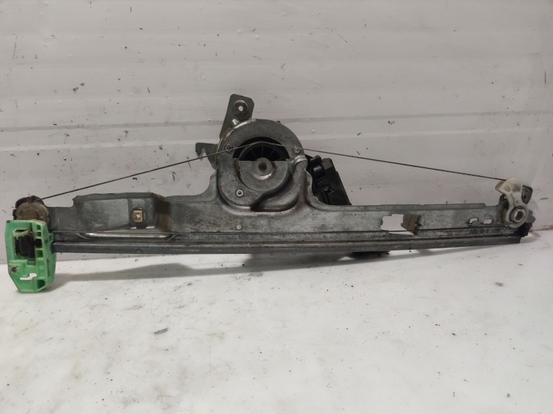 Recambio de elevalunas delantero derecho para renault megane scenic rxe 1.6 16v referencia OEM IAM 8201010936  